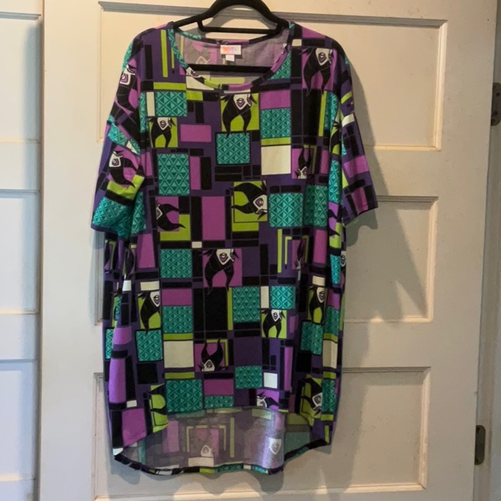 SUPER RARE LuLaRoe Disney Maleficent “Irma” hi-lo tunic size L.